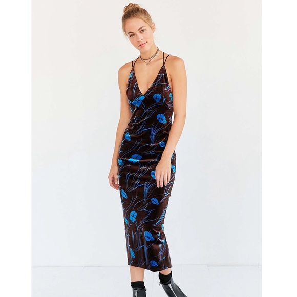 Urban Outfitters Dresses & Skirts - UO Bellatrix Bodycon Velvet Dress